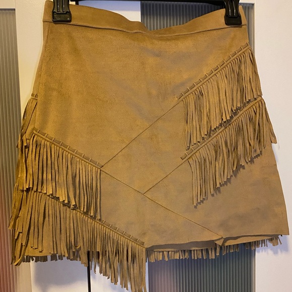 Guess mini skirt - Picture 2 of 4